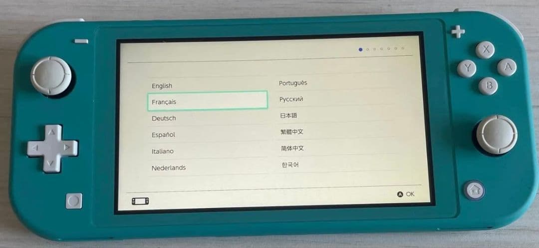 Switch lite、ソフト2本（Stray、ファイアーエムブレム風花雪月） Switch lite、ソフト2本（Stray、ファイアーエムブレム風花雪月