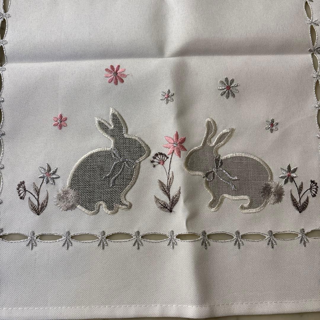 新品未使用品 フランス テーブルクロス うさぎ Pâques イースター