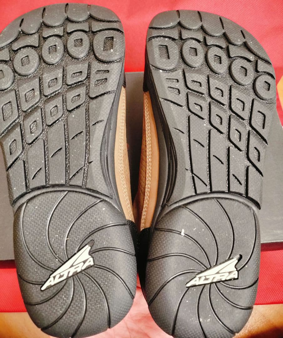 ALTRA Instinct-everyday ブラウン 25.5cm