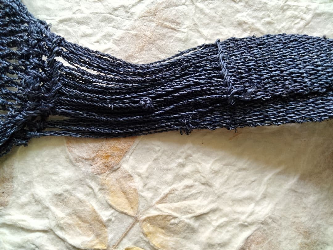 ラオス少数民族手紡ぎ葛繊維のメッシュバッグ シンプル紺色 新品