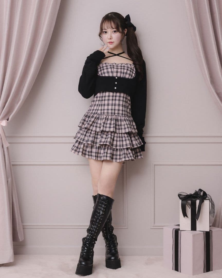 pium ビジューカーデ×チェックワンピセット ブラック×ピン