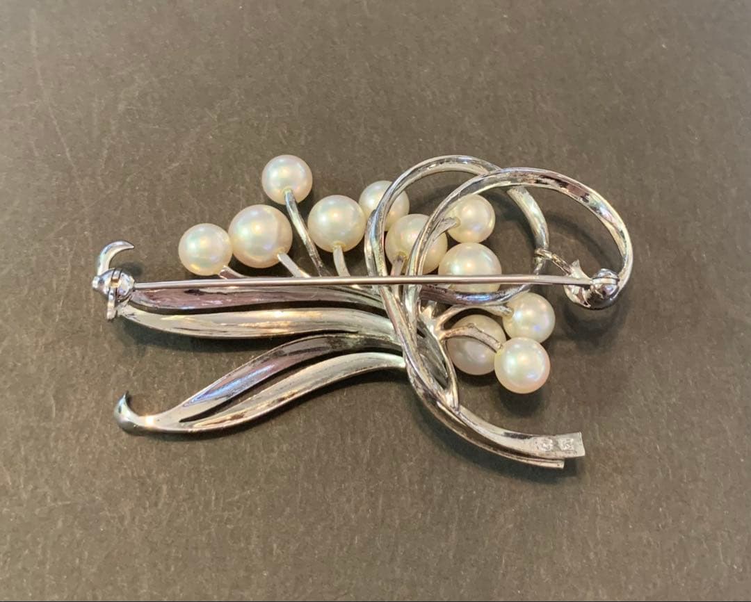 MIKIMOTOミキモトブローチアコヤ真珠本パール 11珠 シルバー皇室御用達