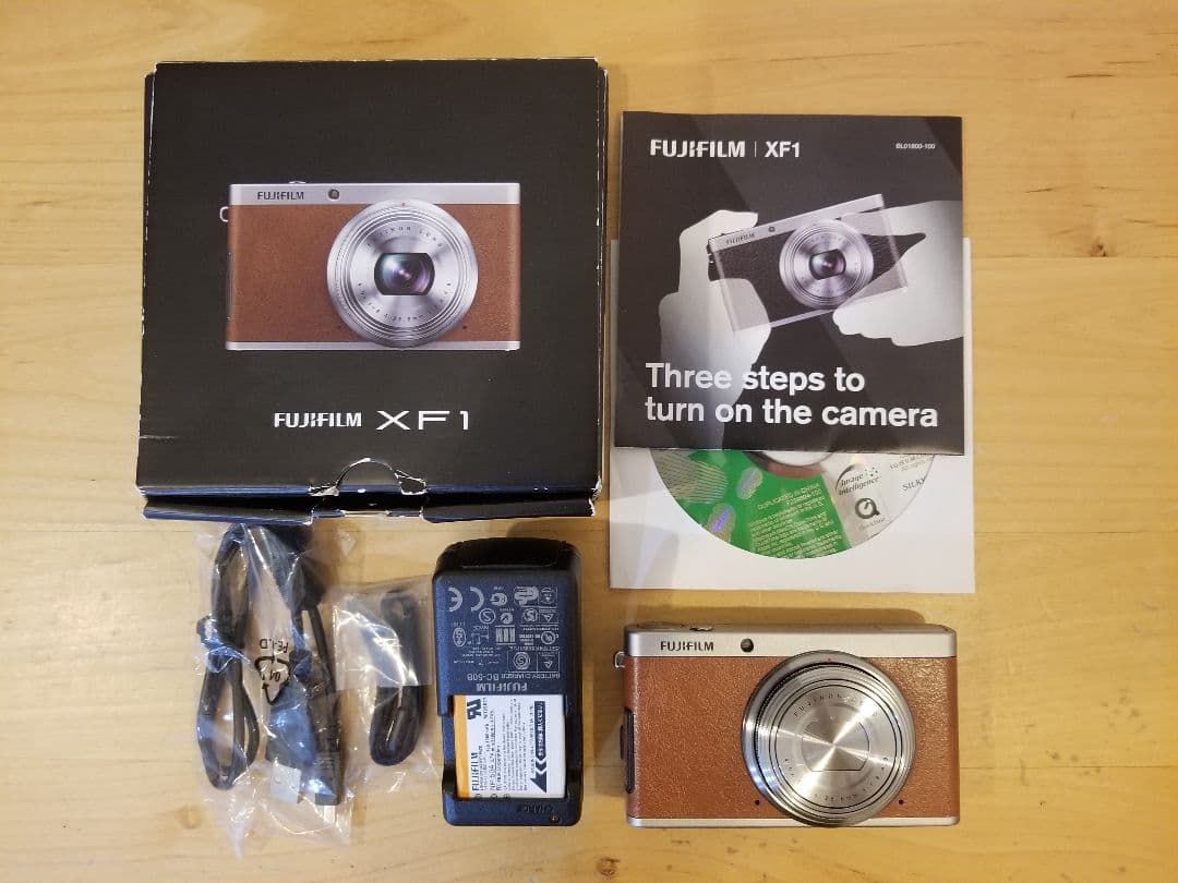 FUJIFILM XF1 元箱付き ヴィンテージ カメラ レトロ FUJIFILM XF1 元箱付き ヴィンテージ カメラ レトロ