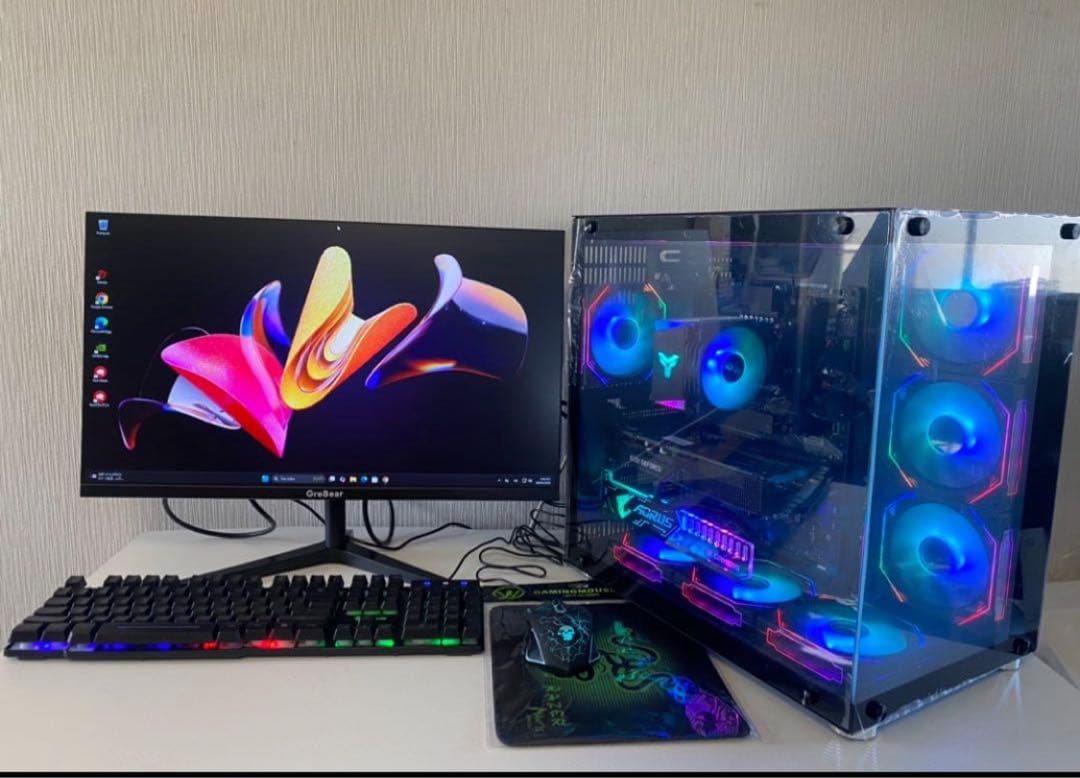 新品ケースハイスペック動画編集高性能ゲーミングPC i7 9700 ゲーミング 新品ケースハイスペック動画編集高性能ゲーミングPC i7 7700とモニター