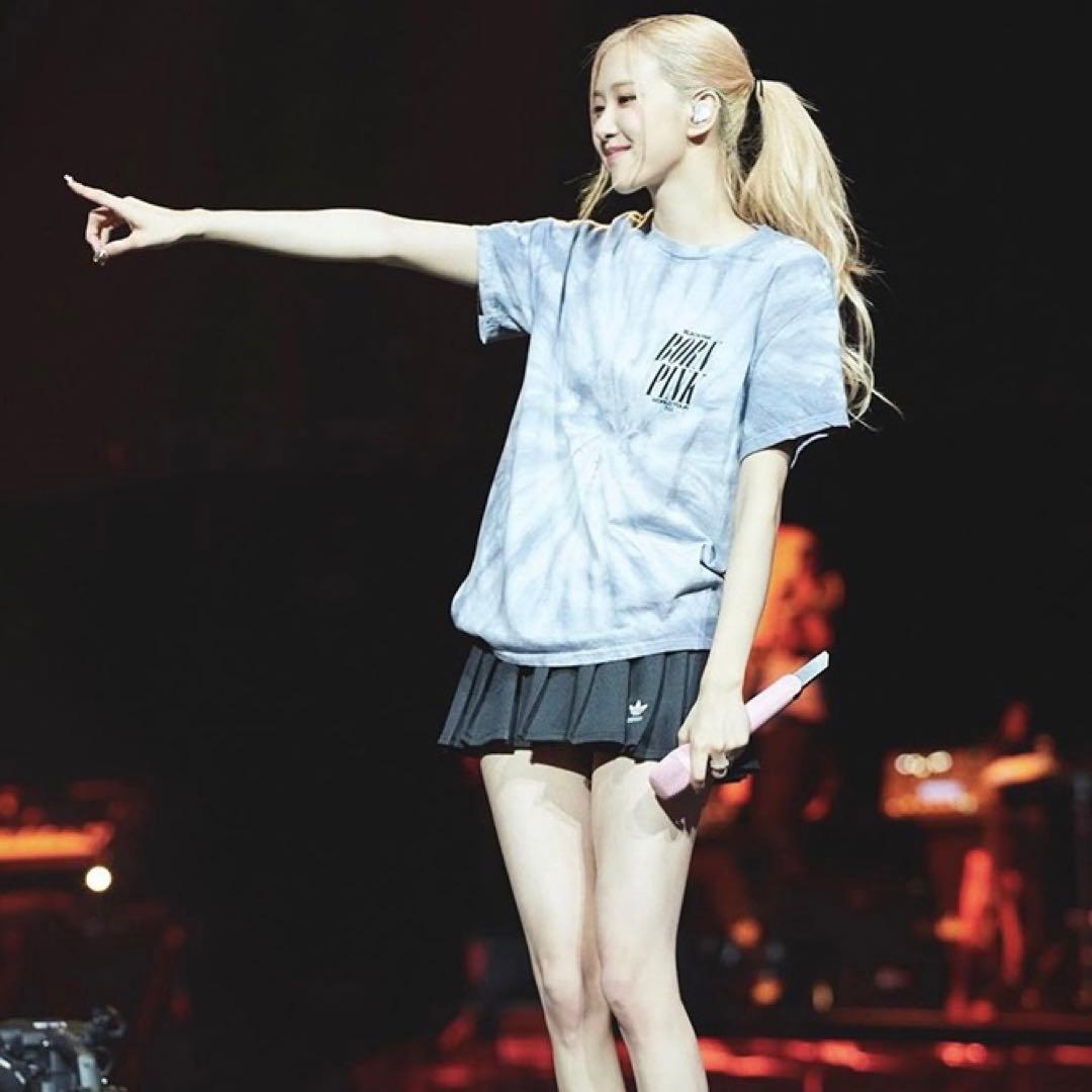 美品】BLACKPINK BORN PINK ワールドツアー Tシャツ - メルカリ