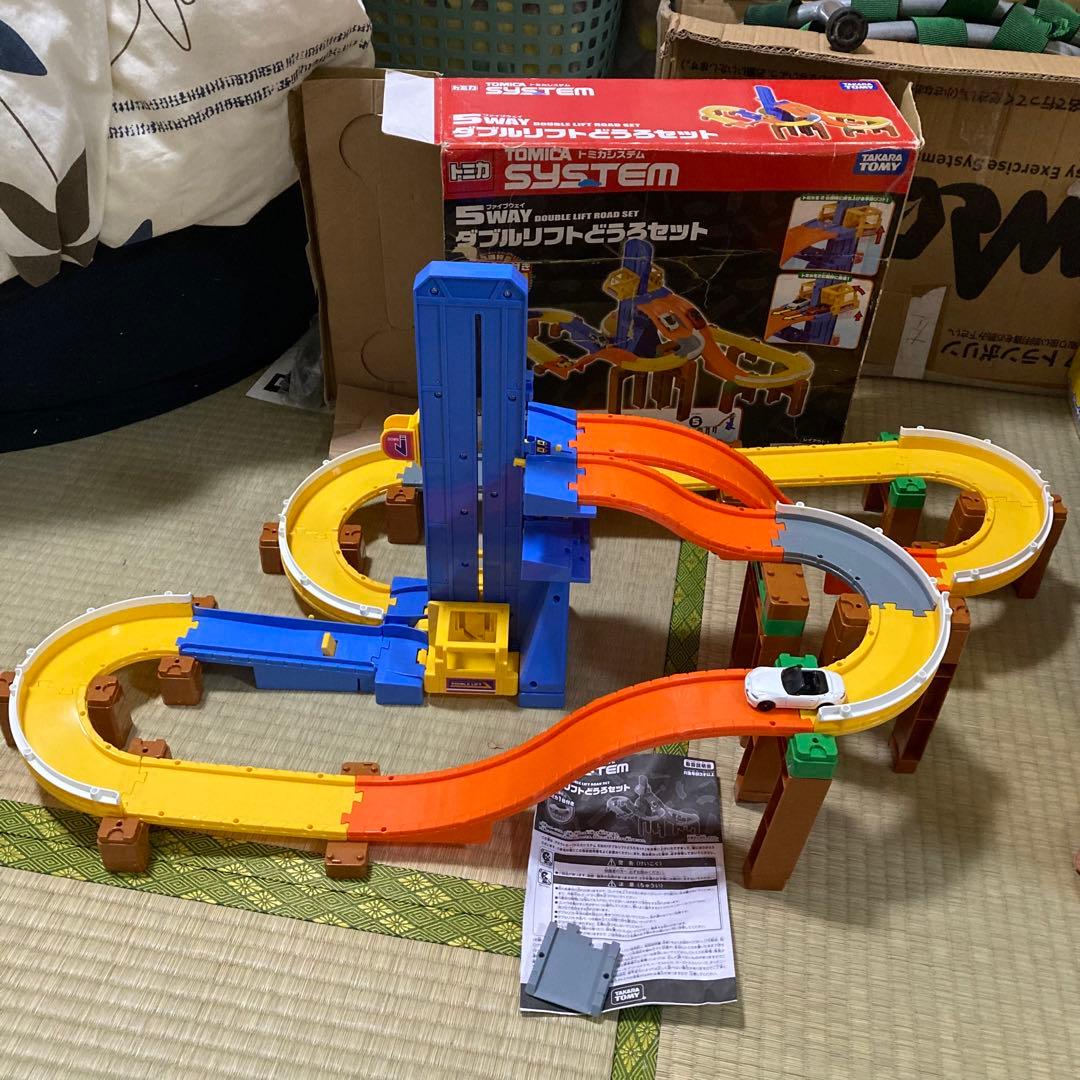 トミカ トミカシステム 5WAY ダブルリフト どうろセット (初回版
