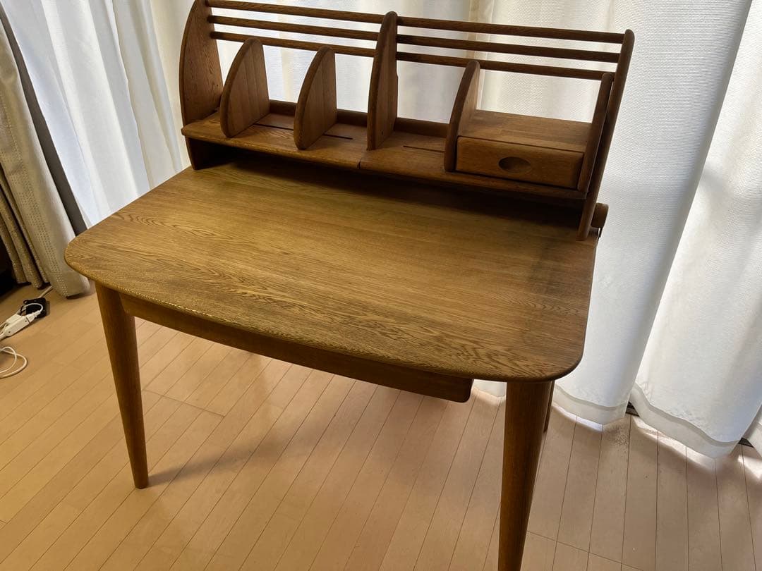 maruni マルニ 木工　学習机　セット①机 2015年モデル学習机［フレンディ］シリーズを発売しました。「個性