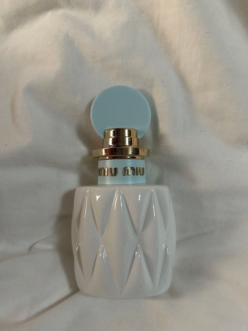 お値下け中 miumiu フルール ドゥ レ オードパルファム 50ml - メルカリ