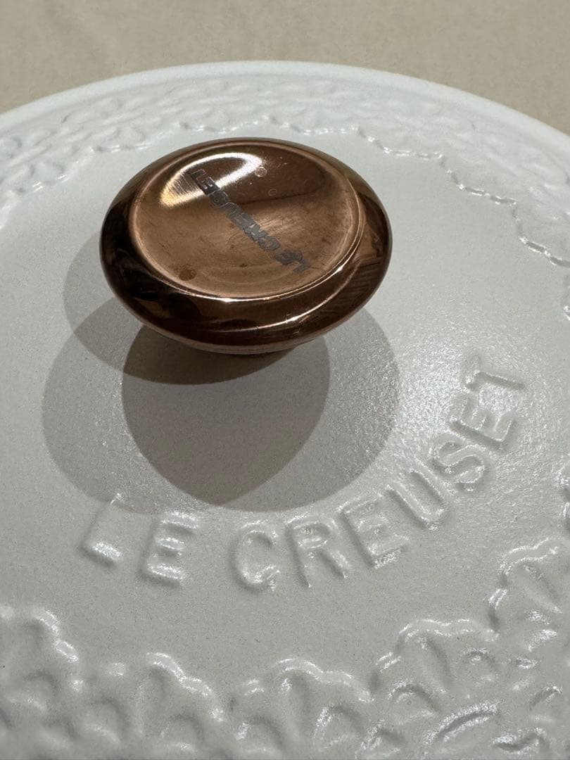 ルクルーゼ ココットロンド 20cm レースレリーフ コットン カッパー