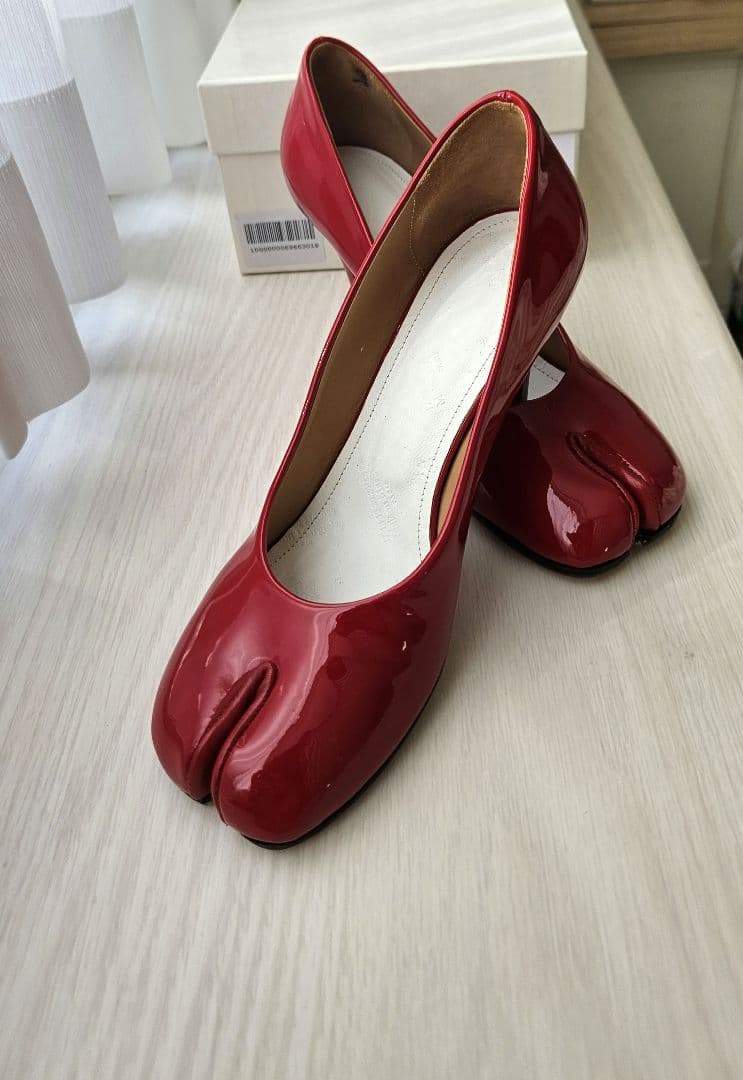 新品 Maison Margiela マルジェラ 赤 タビ足袋パンプス - メルカリ