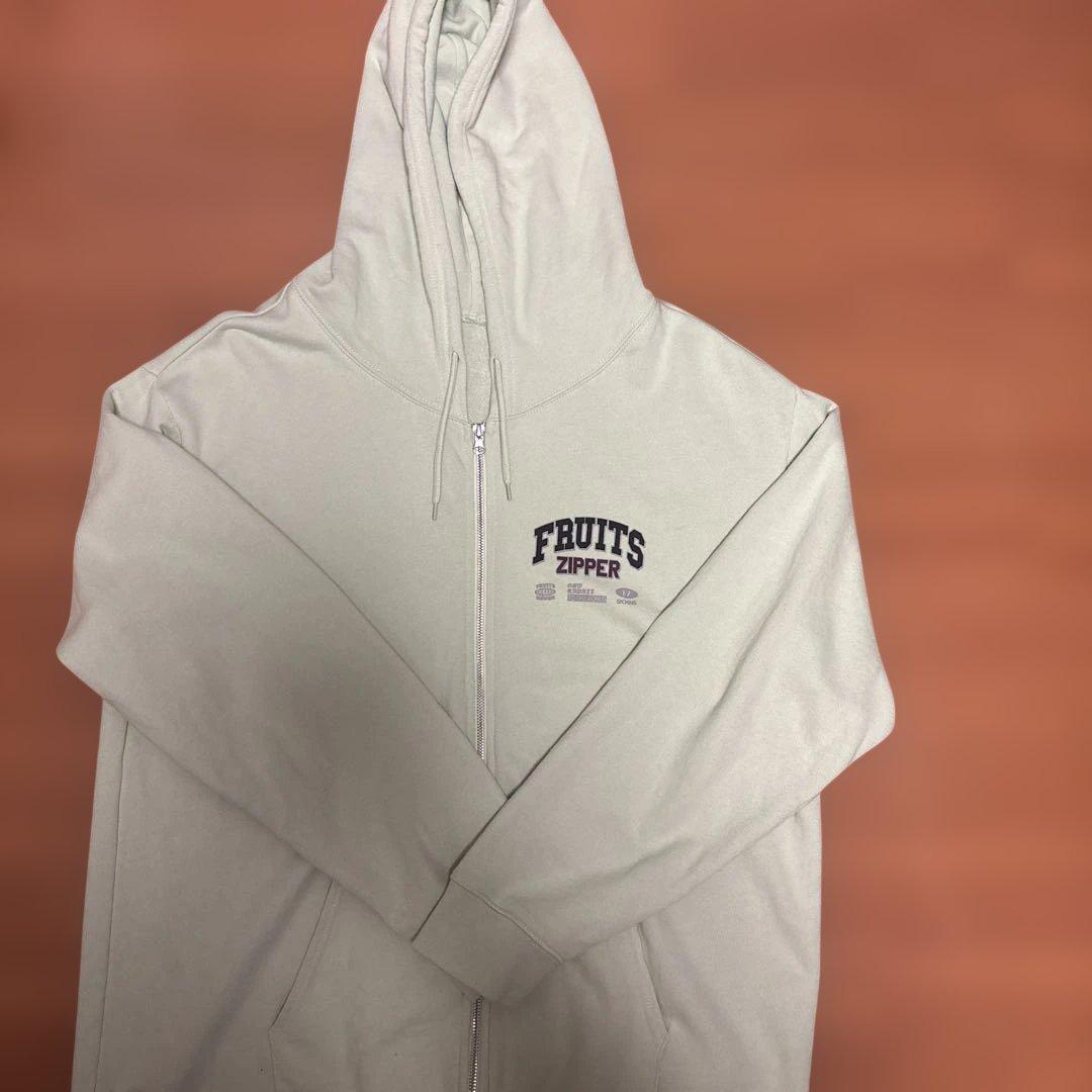 FRUITSZIPPER 櫻井優衣 推しパーカー - メルカリ