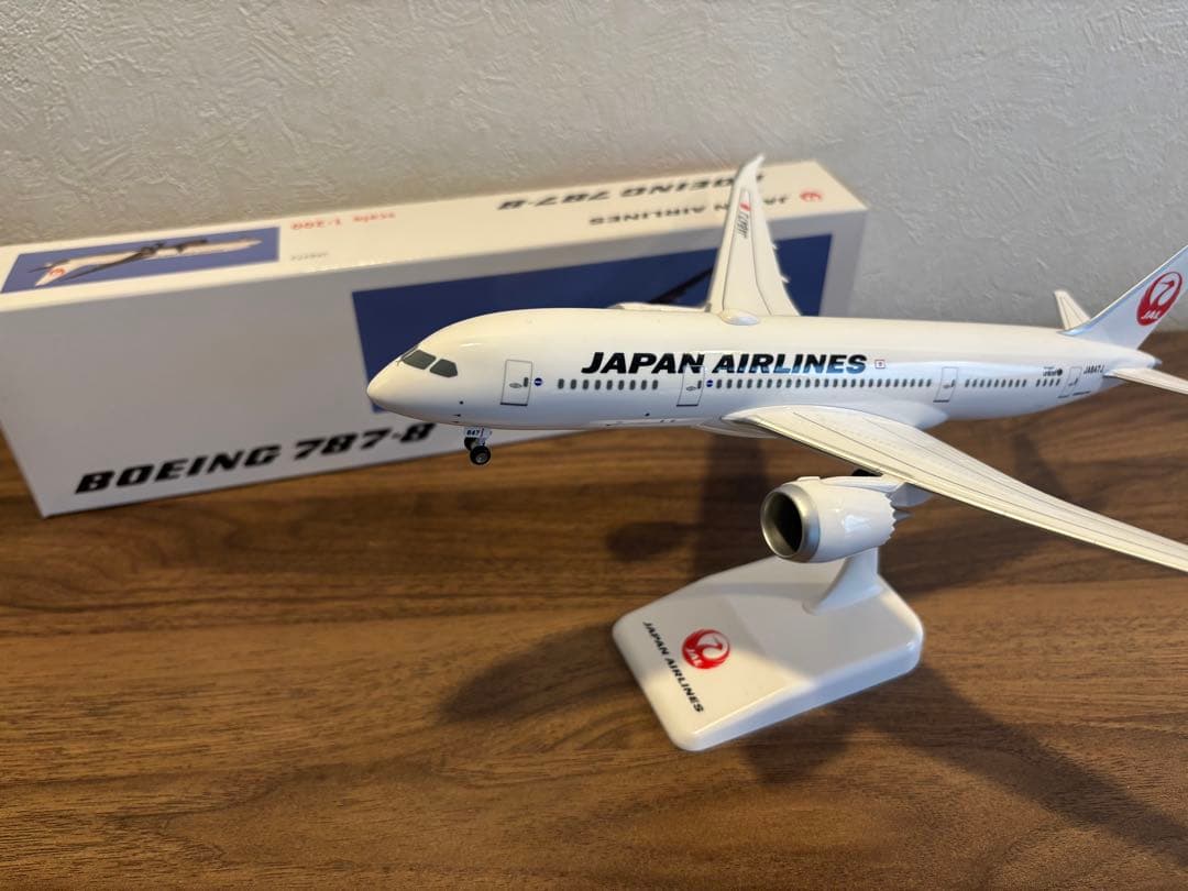 美品】EVERRISE 1/200 JAL B787-8 日本航空 - メルカリ