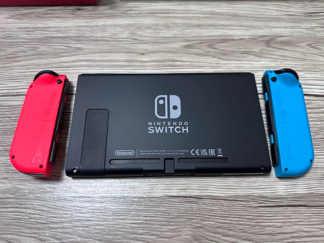 Nintendo Switch 本体 青赤 Joy-Con 画面保護グラス付 - メルカリ