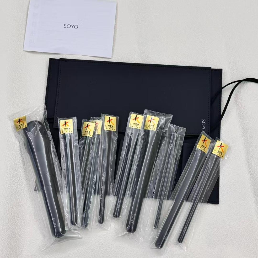 新品 · 未使用「SOYOブラシ」小田切ヒロ プロデュース 10本+ケース付 SOYO ディスカバー セット（10本＋ケース付）