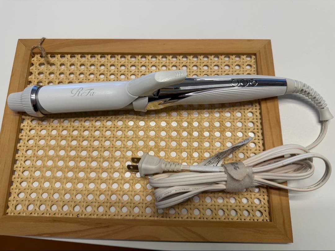 リファ 2022年製 ビューテック カール ヘア アイロン 32mm ホワイト リファビューテック カールアイロン | ヘアアイロン | ReFa（リファ