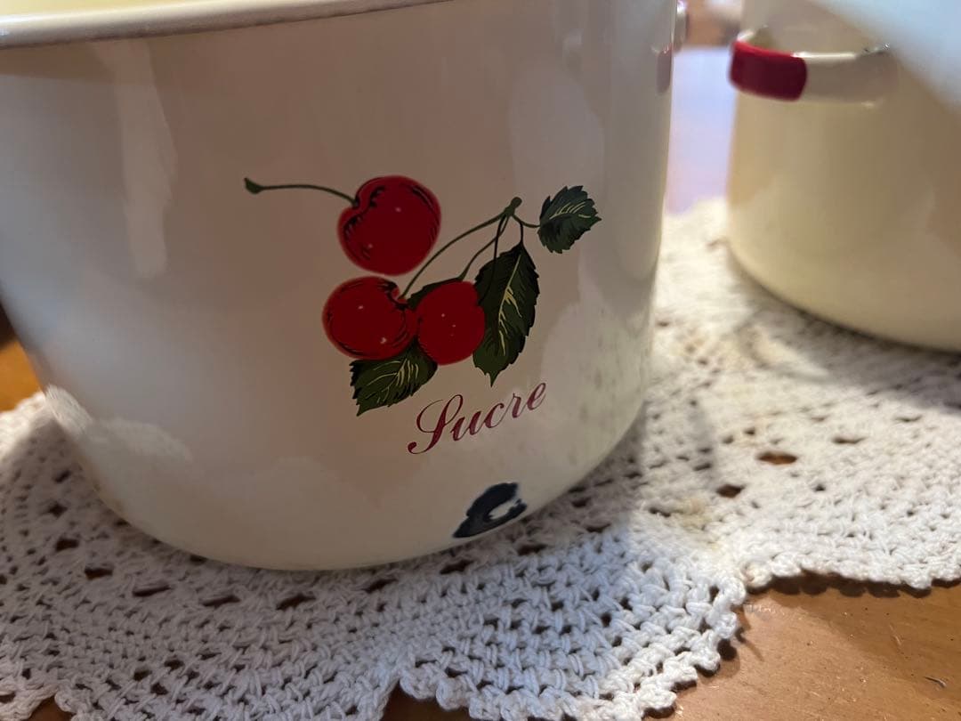 さくぱるさん専用チェリー柄ホーロー♪保存容器2個セット♪マニー風