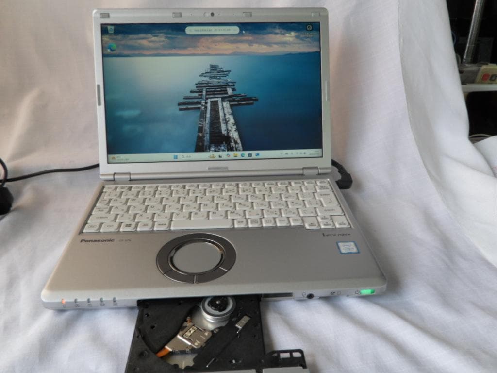 快速 LET'S NOTE SZ6 i5(7th) SSD MEM8GB Panasonic（パナソニック） Panasonic Let's note CF-SZ6 第7世代Core