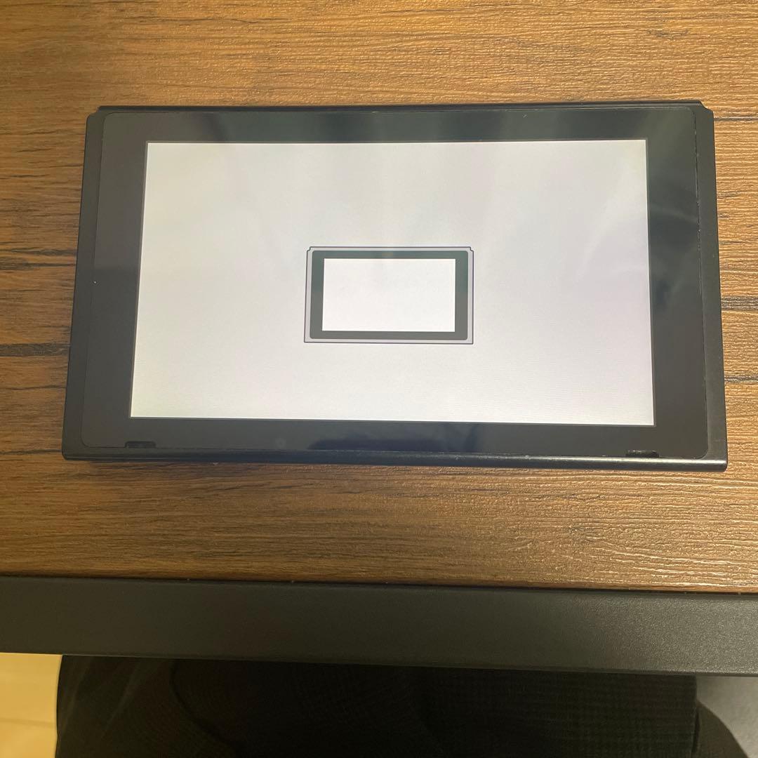 任天堂　Switch 本体 Nintendo Switch 本体（有機ELモデル）【Joy-Con(L)/(R) ホワイト