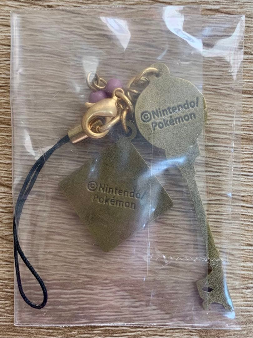 ポケモン メガクチート ストラップ - メルカリ