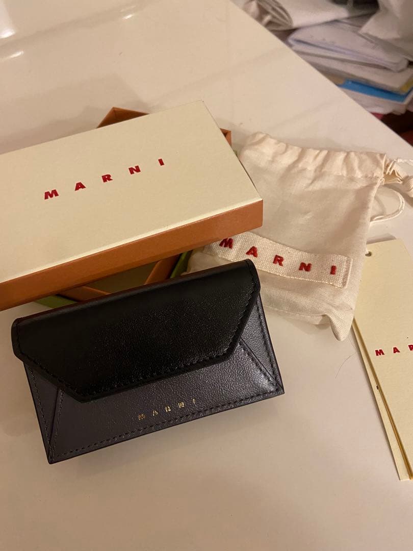 最終値下げ‼️ 美品MARNI ブラック 名刺入れ PFM0074U0 マルニ MARNI カードケース 名刺入れ PFMO0074U0 P2644 Z2L38 BUSINESS