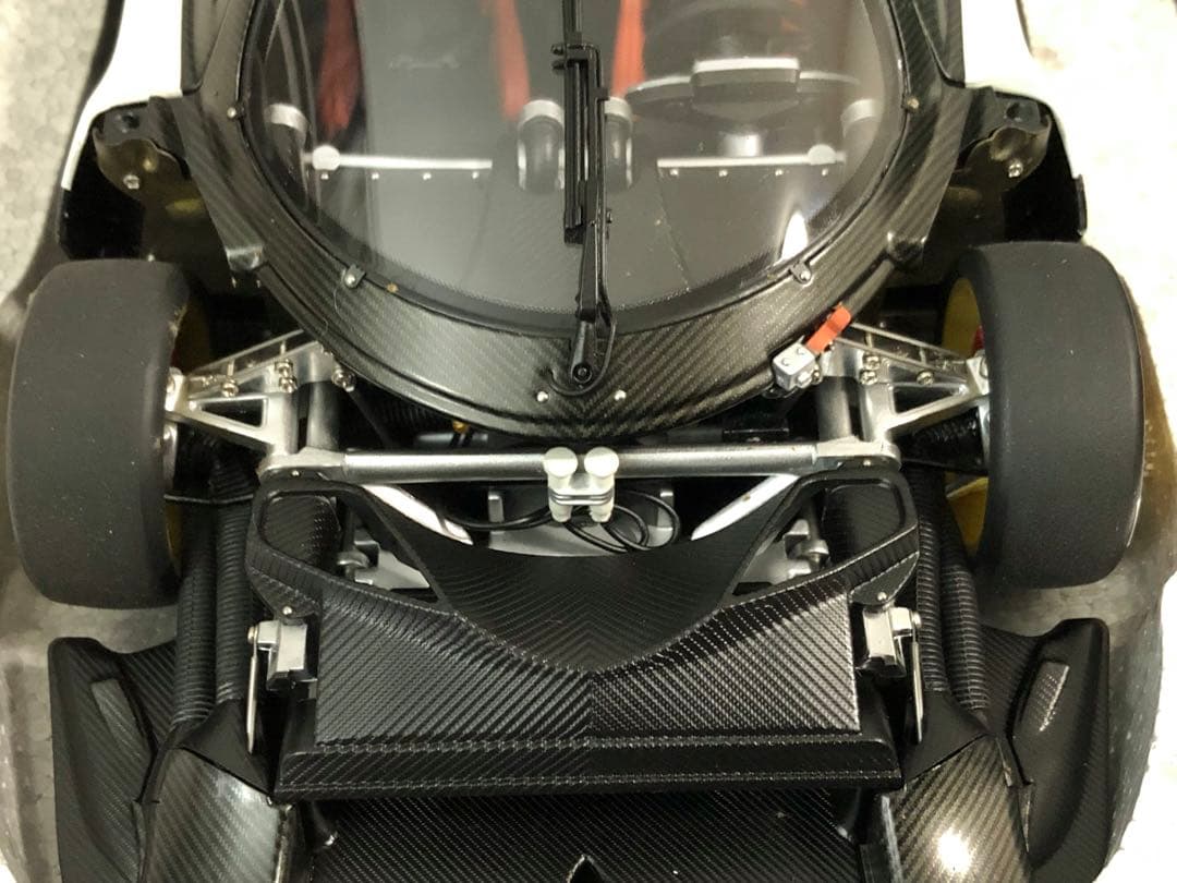 ☆絶版！オートアート￼ 1/18 パガーニ ゾンダR (イタリアンストライプ