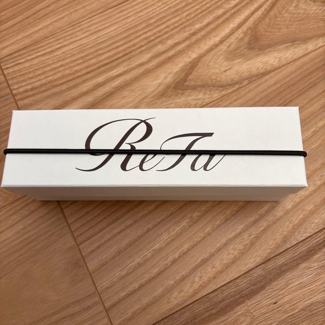 リファ フィンガーアイロン プロフェッショナルの指先がつくるニュアンスを「ReFa FINGER IRON ST