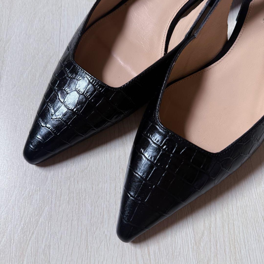 Massimo Dutti ポインテッドトゥ フラットシューズ レザー バレエ