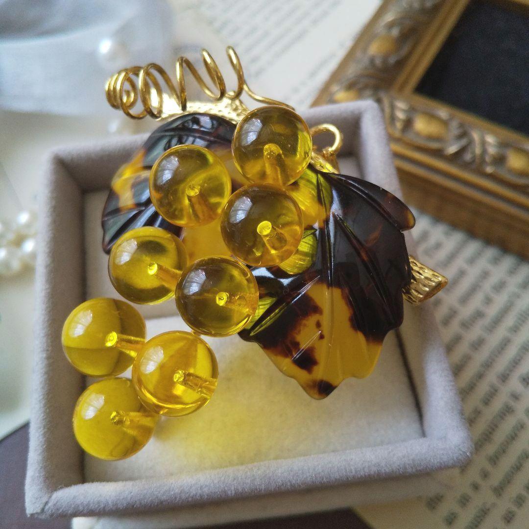 本鼈甲 葡萄 グレープ ブローチ べっ甲 ペンダント 茨布甲 和装 洋装