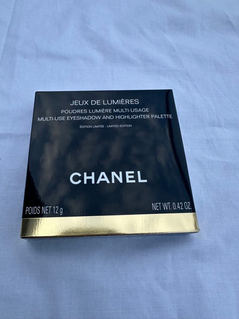 CHANEL JEUX DE LUMIÈRES 12g 限定版 CHANEL JEUX DE LUMIÈRES Multi Use Eyeshadow & Highlighter Palette