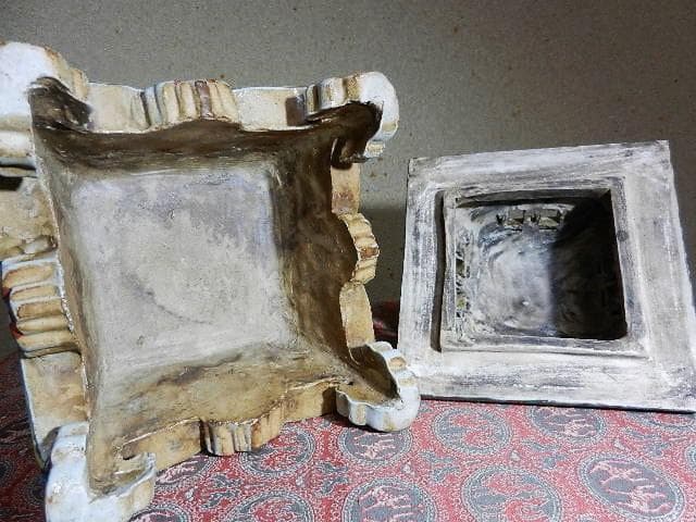 獅子蓋色絵透し彫り角型四脚香炉「大明萬曆年製」 - メルカリ