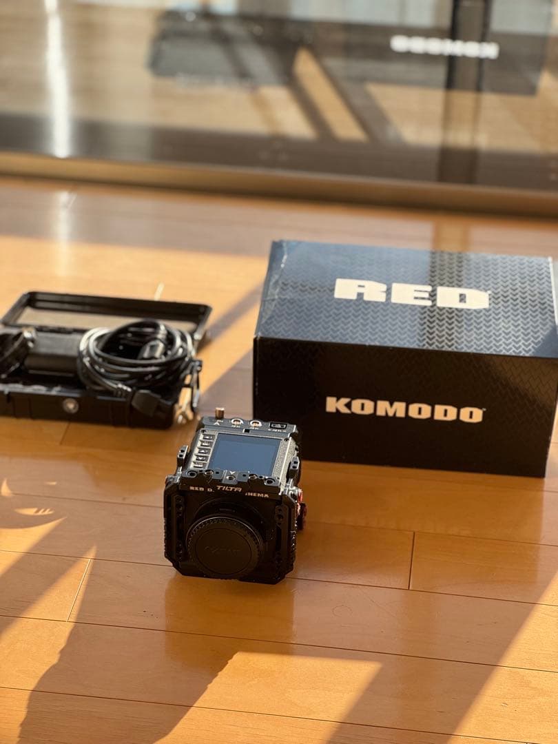 RED KOMODO 6K シネマカメラ 値下げ交渉可能！の通販はau PAY