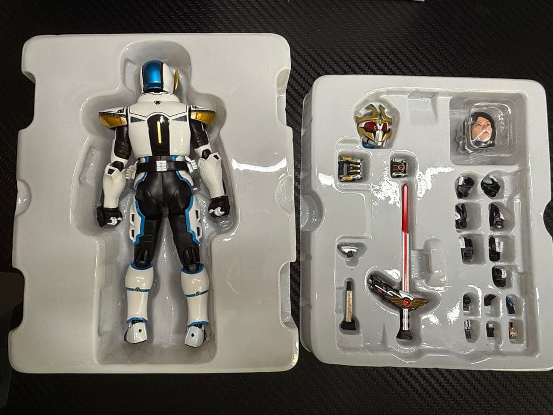 S.H.Figuarts 仮面ライダーイクサ 真骨彫