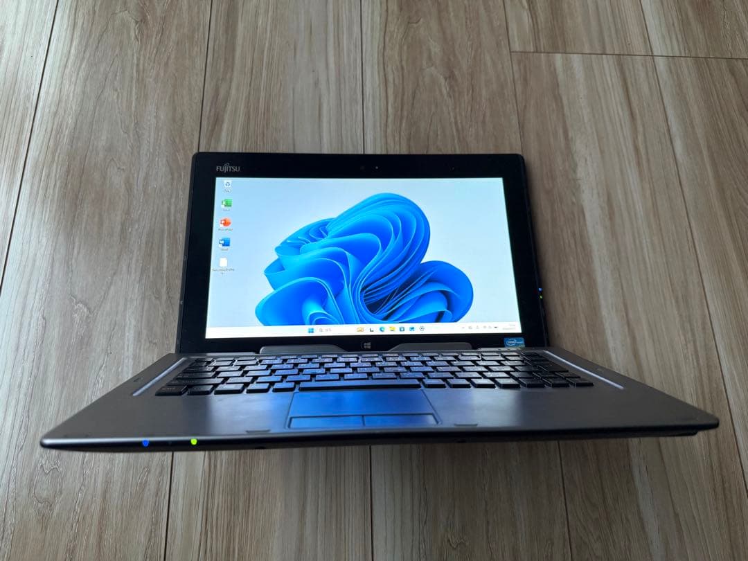 Office24&Win11付 富士通タブレット FMVNQ8P1 Q702/G - メルカリ