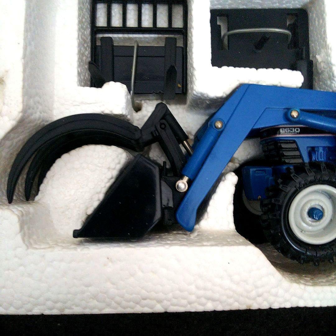 激レア】FORD（フォード）8630 トラクター 1/32スケール ERTL社 - メルカリ