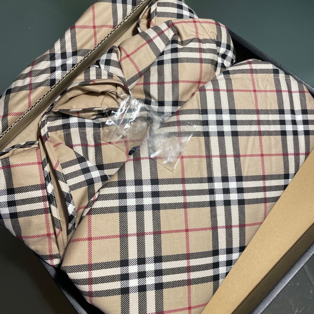 バーバリー ダウン70%フェザー30％の羽毛ひざ掛け 専用ボックス入 新品