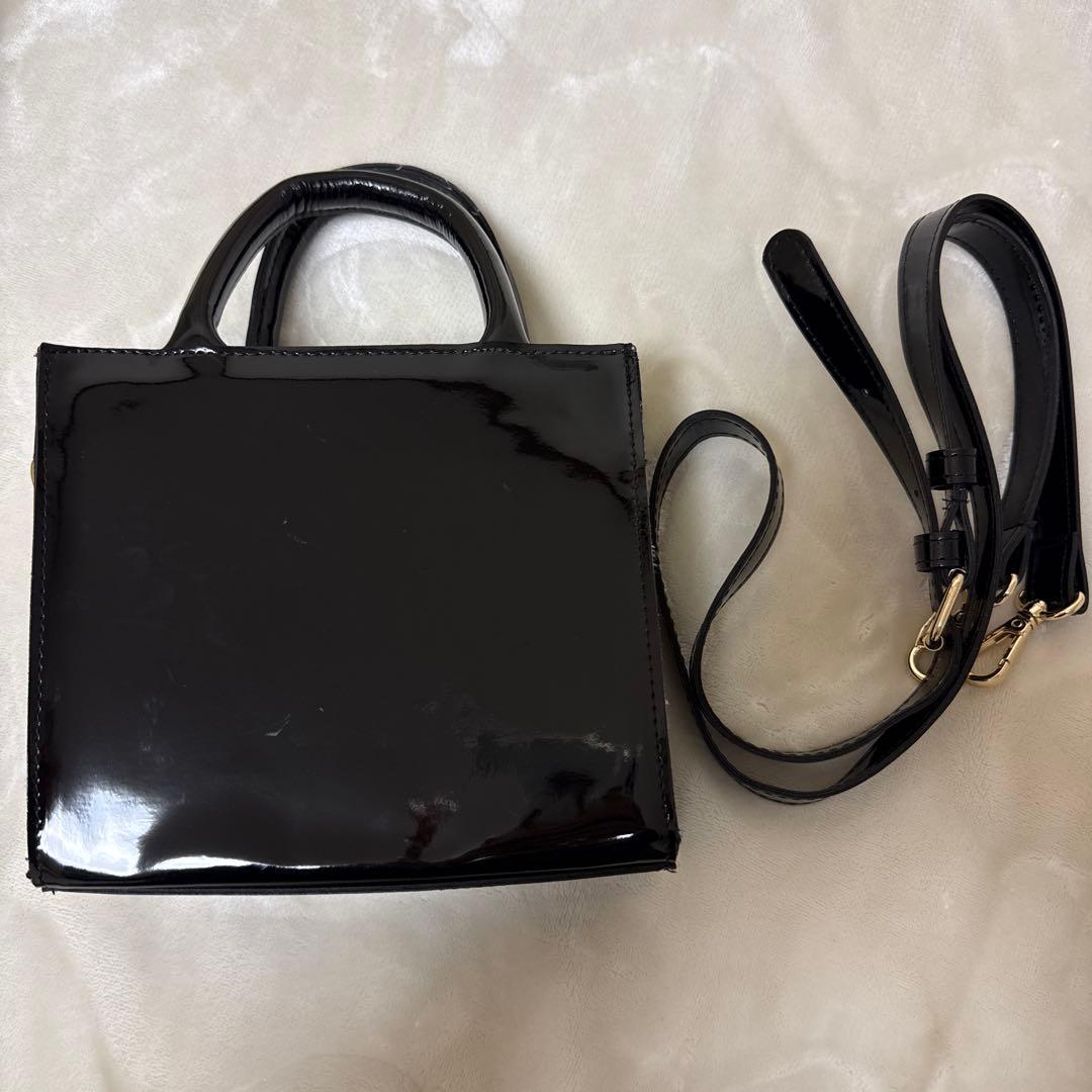 epine ロゴエナメルショルダーバッグ - メルカリ