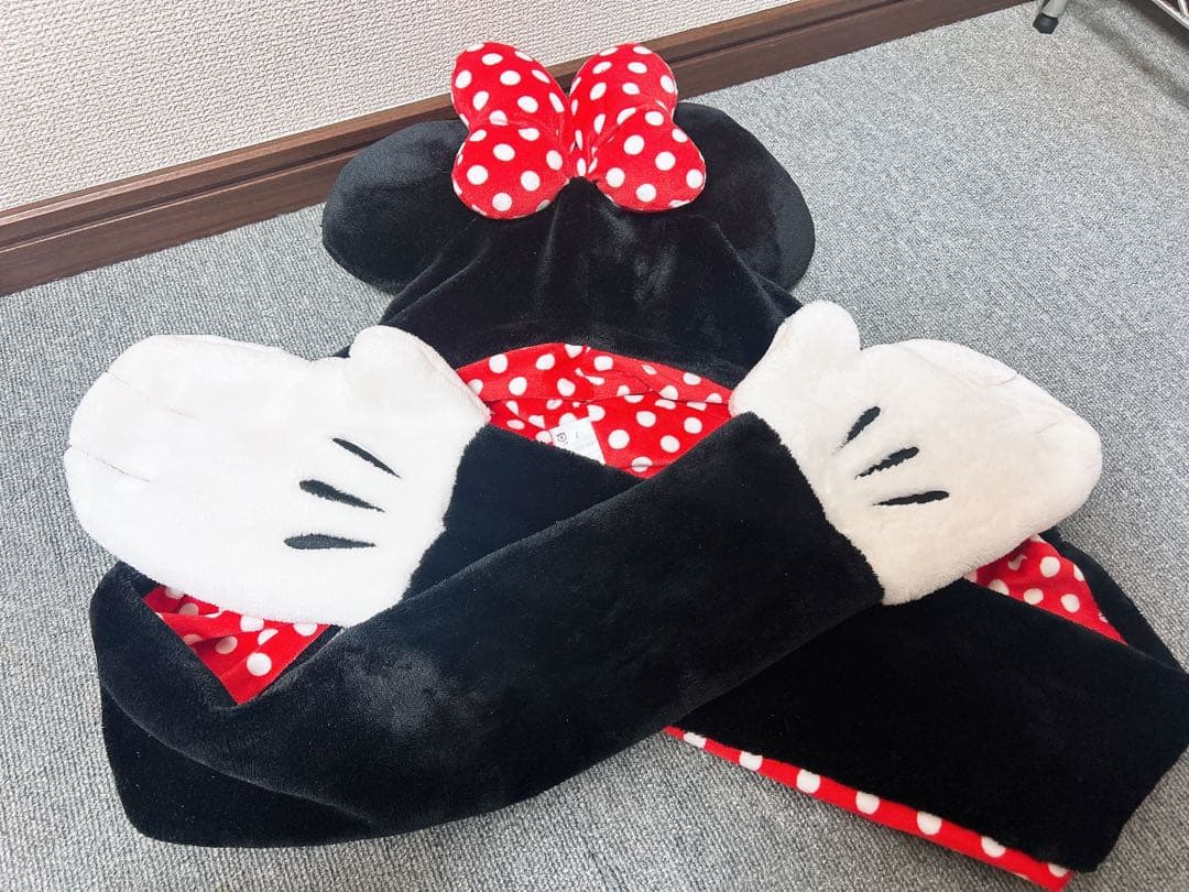 ミニーマウス 手袋付きマフラーキャップ - メルカリ