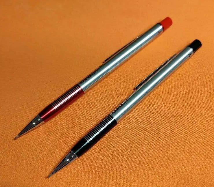 三菱鉛筆 uni 0.5 シャーペン ユニ 廃番 廃盤 - メルカリ