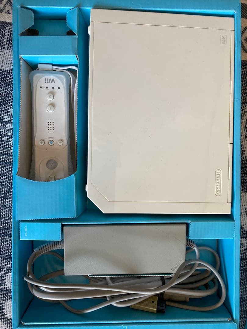 任天堂Wii本体 (シロ) Wiiスポーツリゾート付 動作確認済 任天堂（Nintendo） Wii ニンテンドーWii Wii本体 (シロ) Wiiリモコン