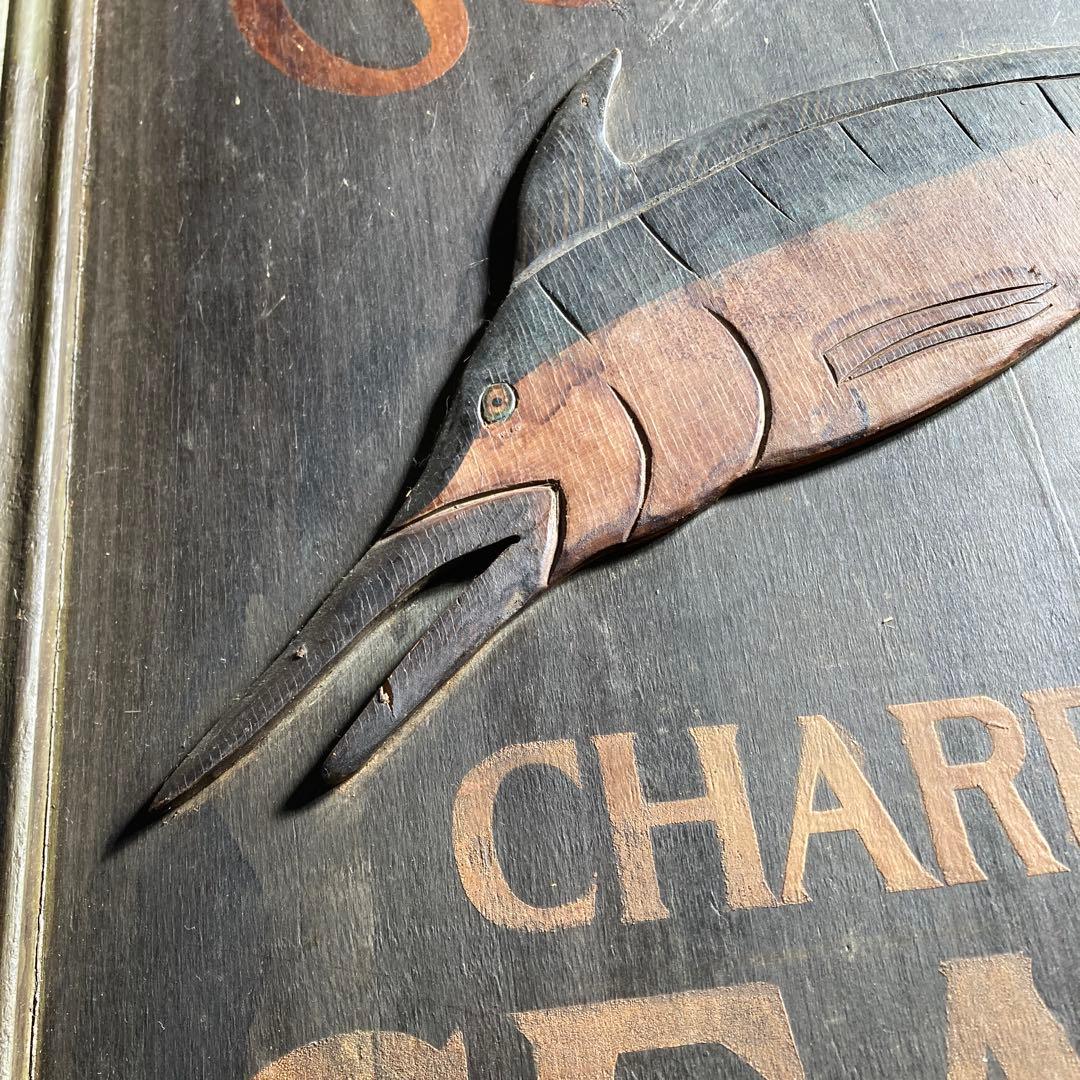 ま*う様 珍品 天然木 木彫 古いカジキの 看板 OCEANS SEA FOOD - メルカリ