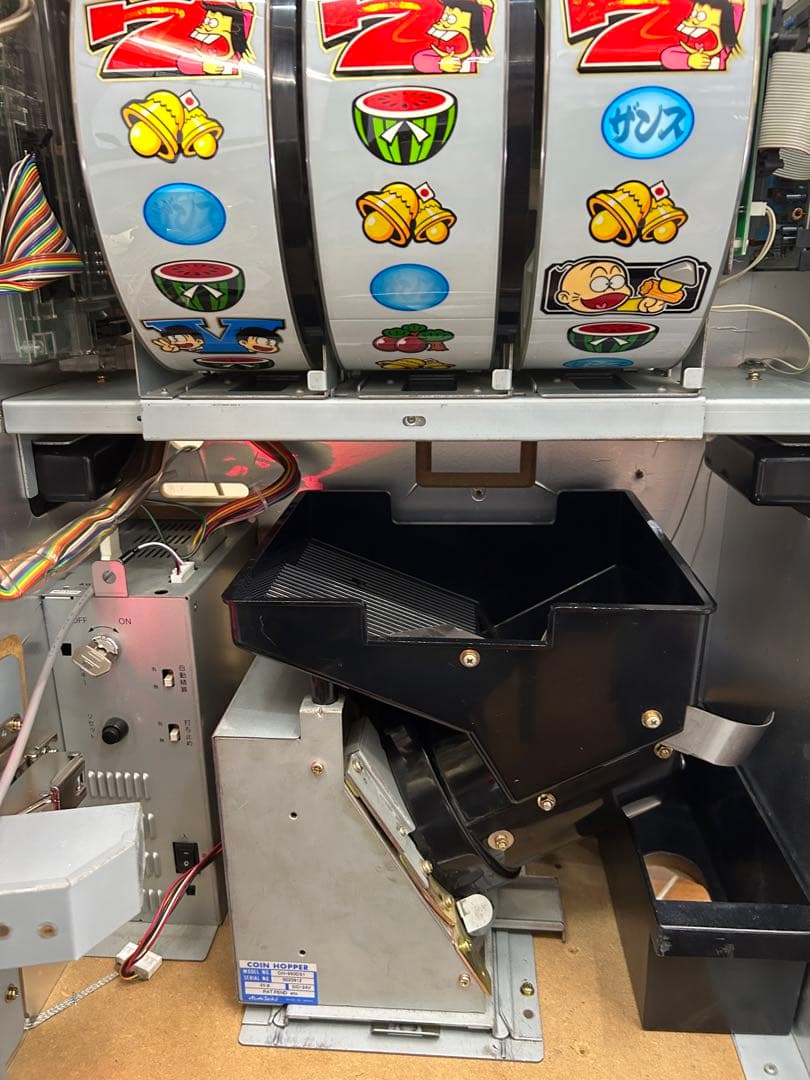 送料込み】パチスロ おそ松くん 4号機 実機 スロット おそ松さん