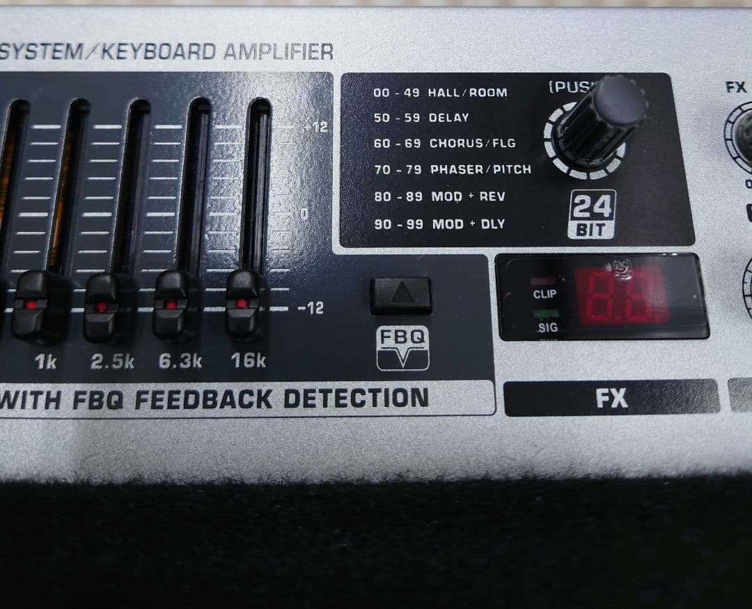 ☆BEHRINGER ULTRATONE K1800FXキーボードアンプ