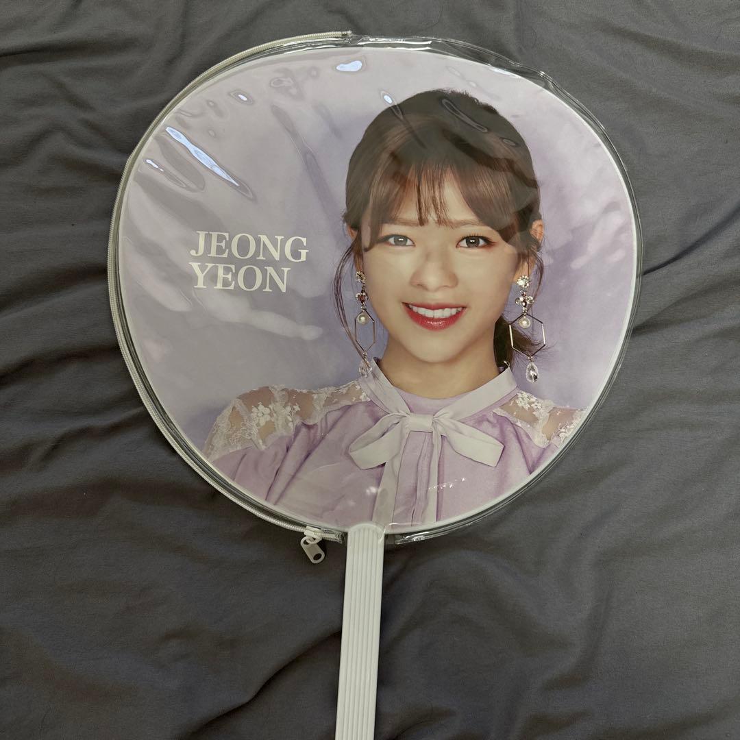 TWICE ジョンヨンうちわ - メルカリ