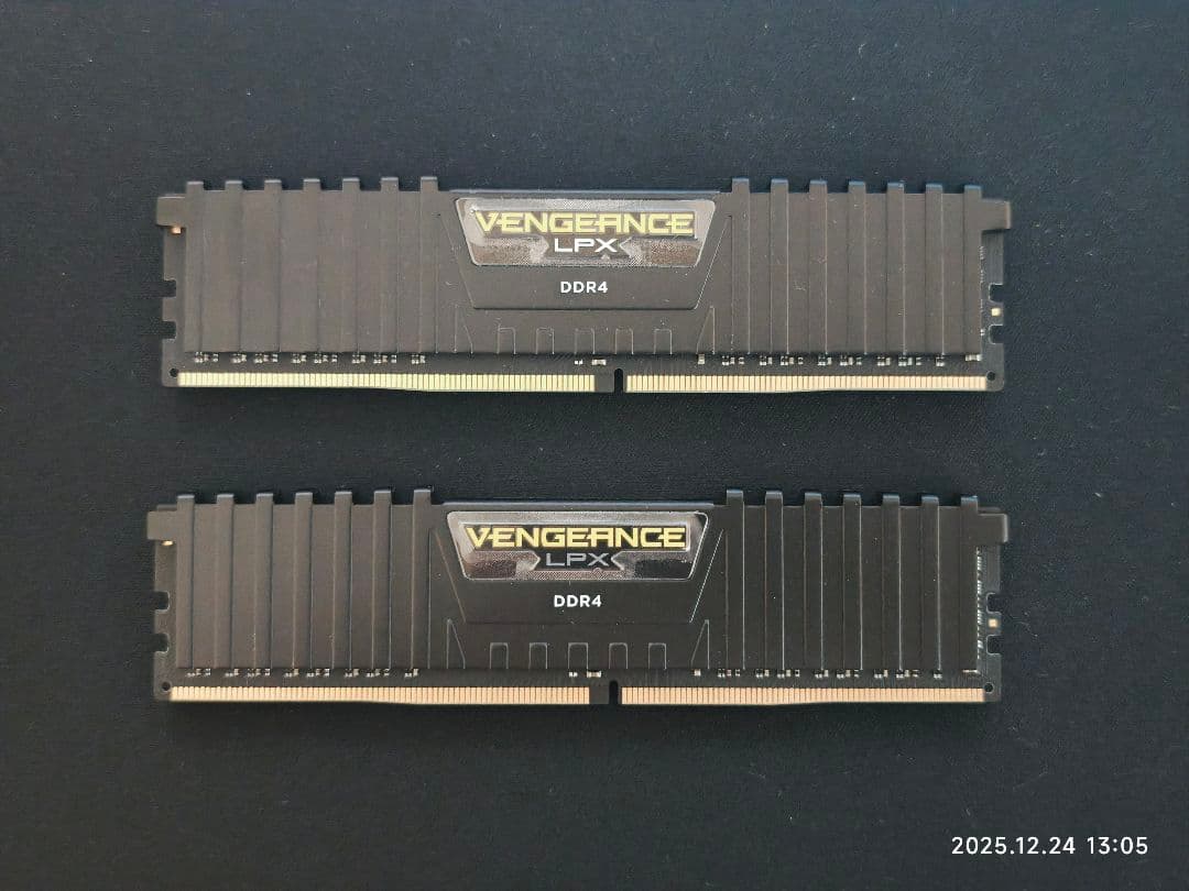 CORSAIR DDR4-2666MHz 16GB[8GB×2枚]LPXシリーズ VENGEANCE® LPX 16GB (2 x 8GB) DDR4 DRAM 2666MHz C16 Memory Kit - Black