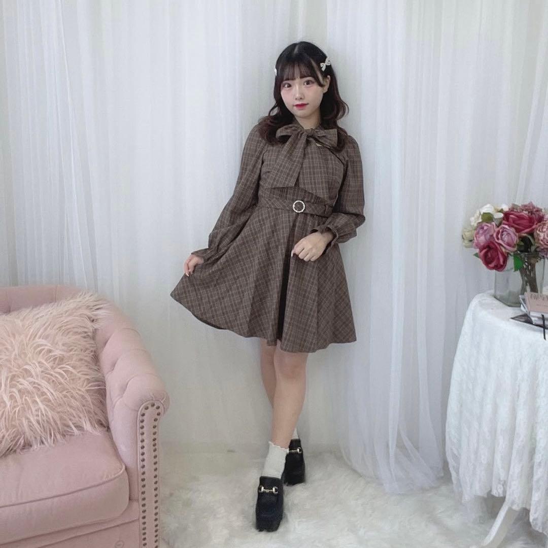 evelyn パイピングチェックワンピース ブラウン ビジュー リボン