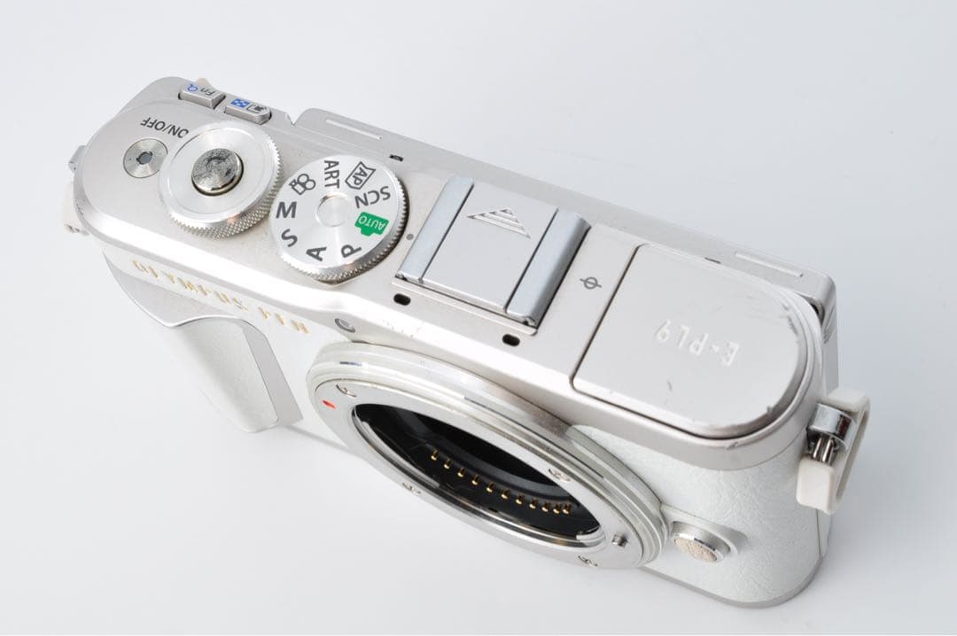 《 S数4704回！ 》オリンパス　OLYMPUS PEN E-PL9