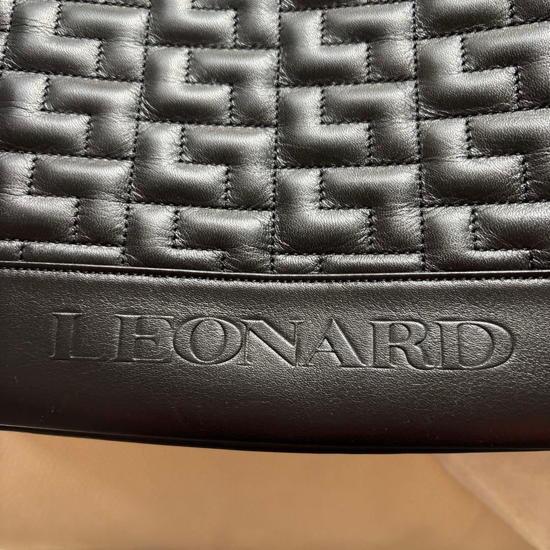 レオナール ショルダーバッグ ブラック 牛革 - バッグアウトレット