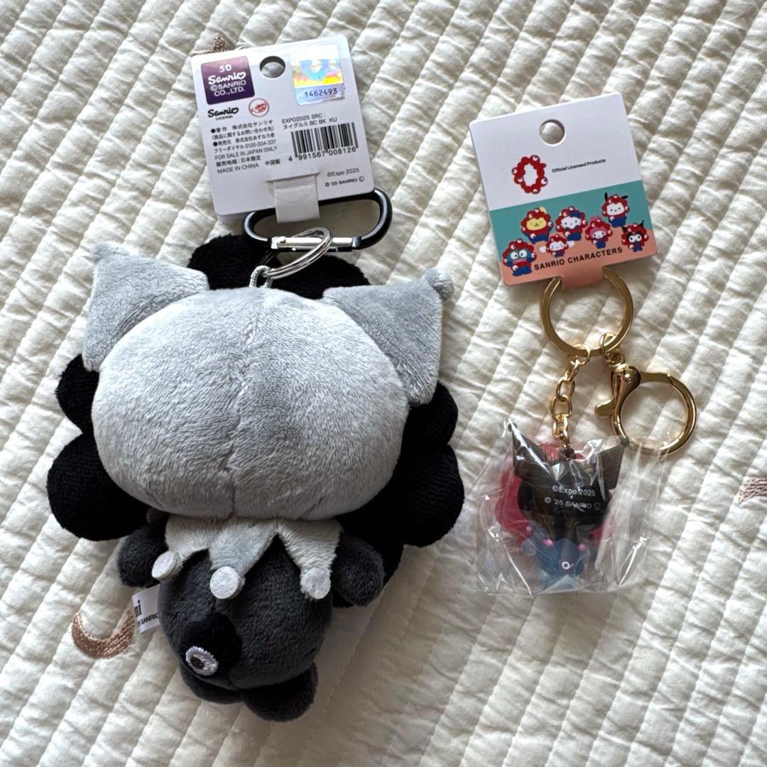 ミャクミャク☆サンリオ黒 なりきりぬいぐるみ カラビナ付とクリアの