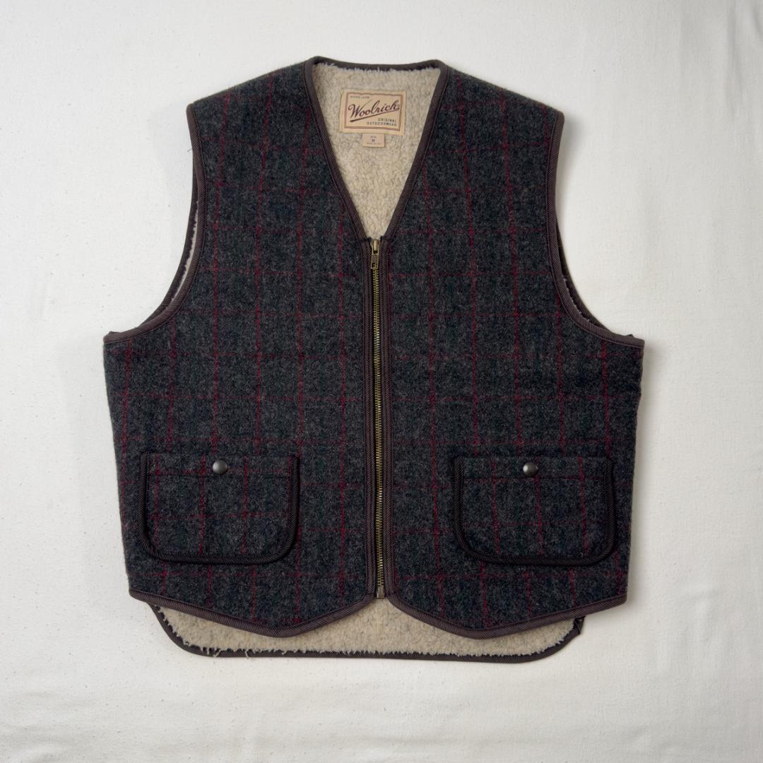 トップス 90s Woolrich wool vest Vintage Woolrich Wool Vest - Black Zip Front - Women's Size 40
