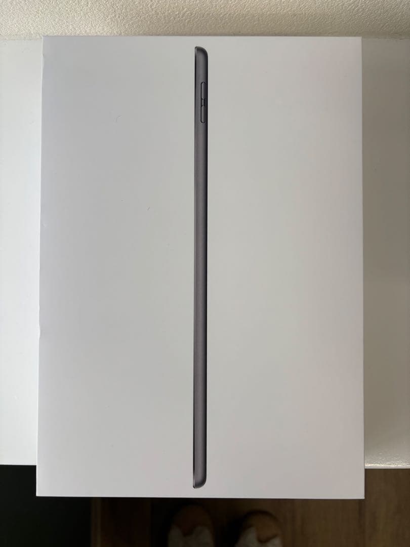 【ほぼ新品】iPad9_18 WiFi+Cell 6 フィルム・ケース付！ ガラスフィルム付き】360°回転式 ペンポケット付き 背面クリアiPad